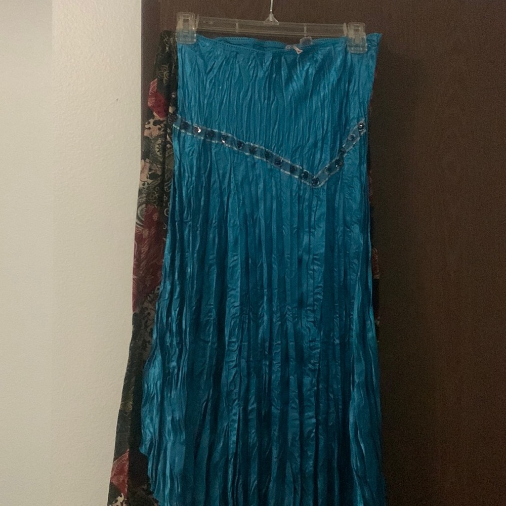 Skirt very flowy just never wore it